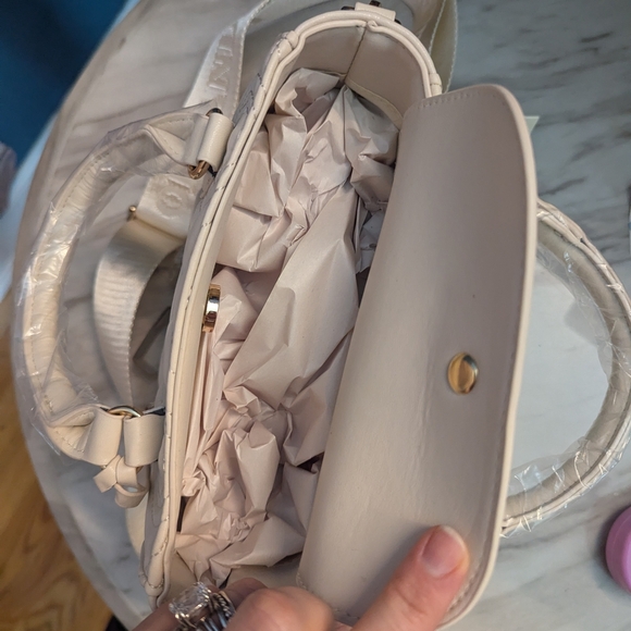NWT Cream Designer Handbag - Picture 10 of 14